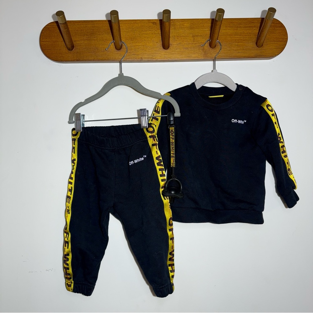 Off-White size 9-12 months